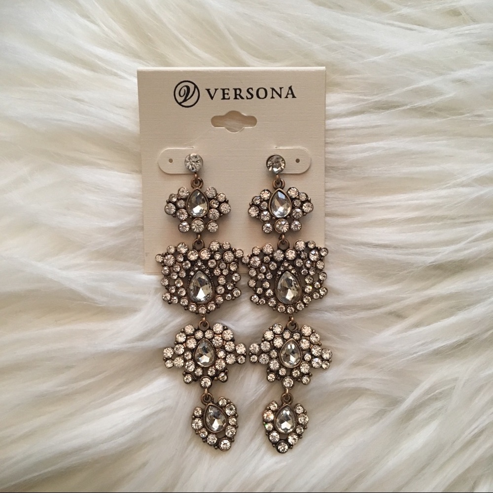 Versona earrings/perfect for prom or pageant